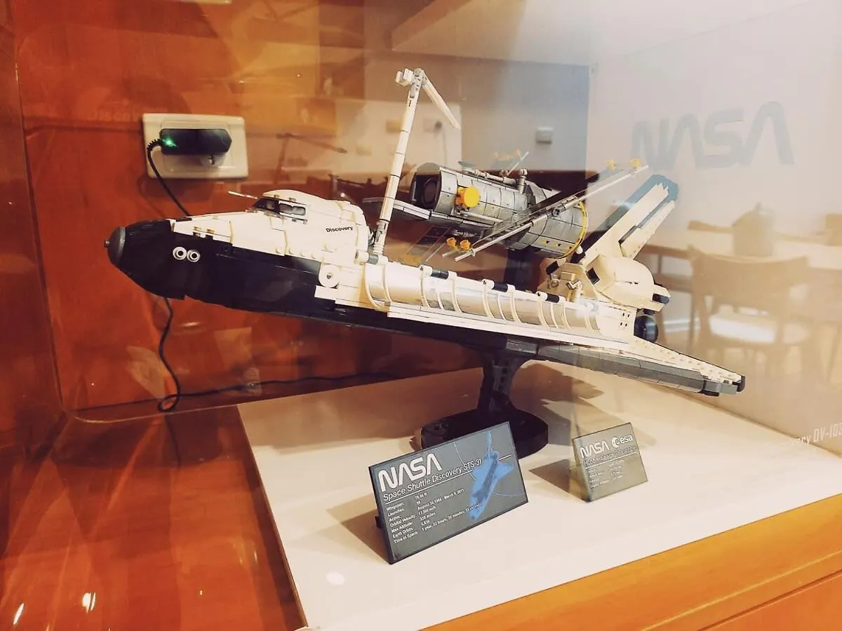 Lego-Aerospace Free Parking Cbd Chinatown 阿德莱德
